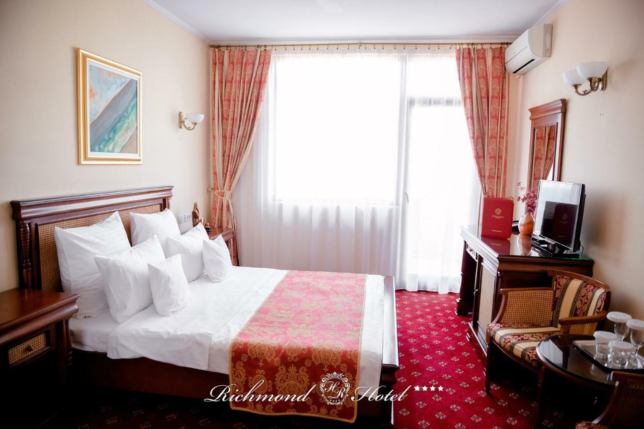 Richmond Hotel Мамая Экстерьер фото